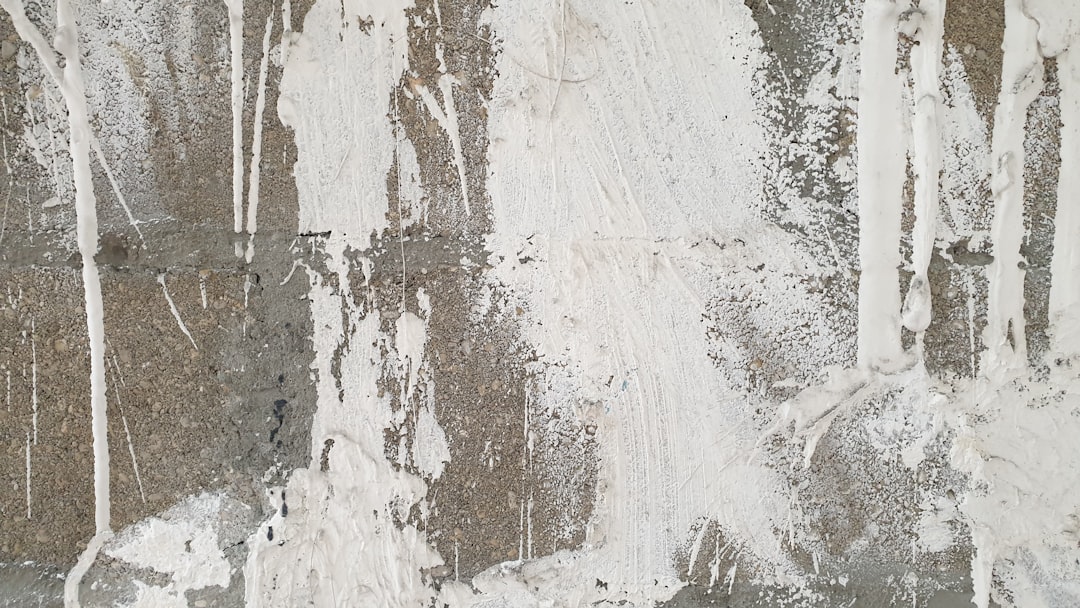 أهم أسباب تلف الدهانات وكيفية علاجها